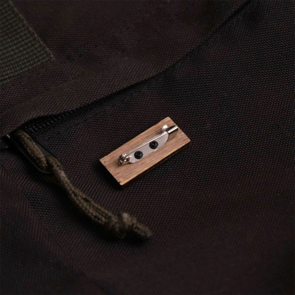 Значок "И швец, и жнец, и на дуде игрец!" - фото 2