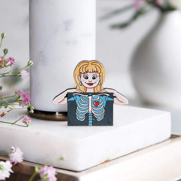 Значок "Врач-рентгенолог", блондинка - фото 1