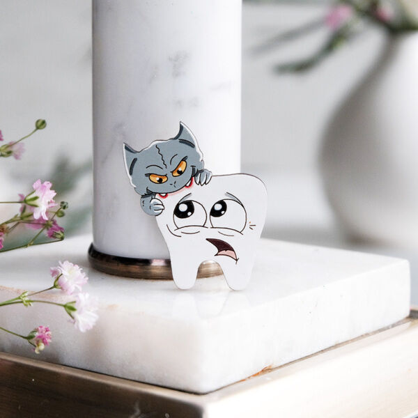 Значок "Зубик с кариесом" - фото 1