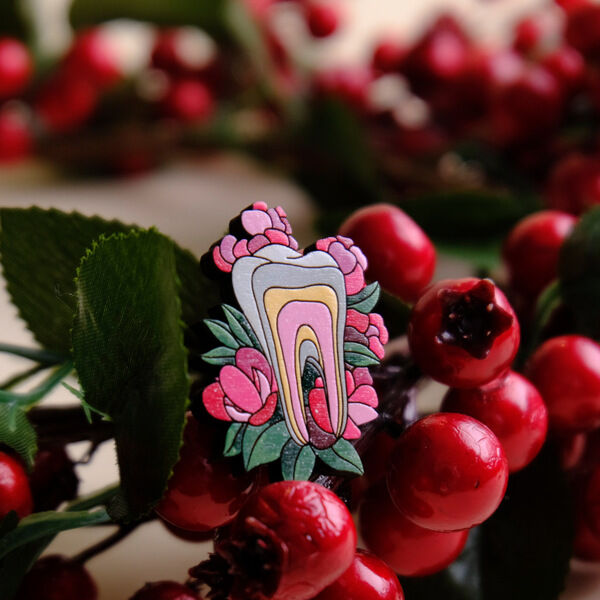 Значок "Зуб в цветах" - фото 1