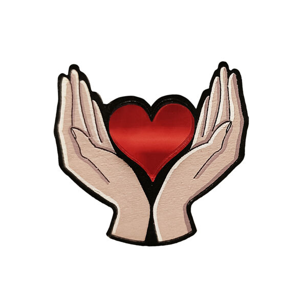 Значок "Сердце в руках", оргстекло - фото 0