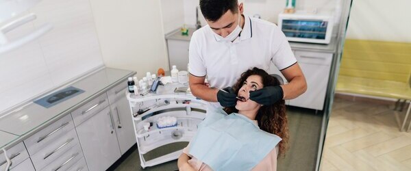 Кровоостанавливающие препараты в стоматологии. Что нужно знать?